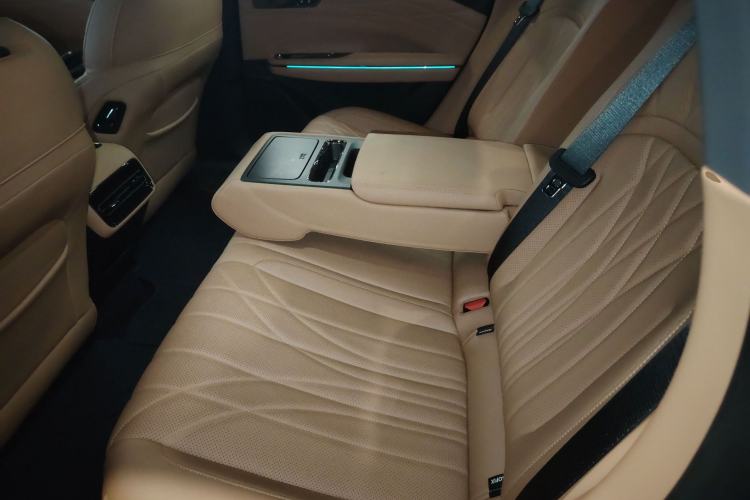 Used Geely Galaxy Galaxy 8 2025 130km EM-P Exploration Edition
