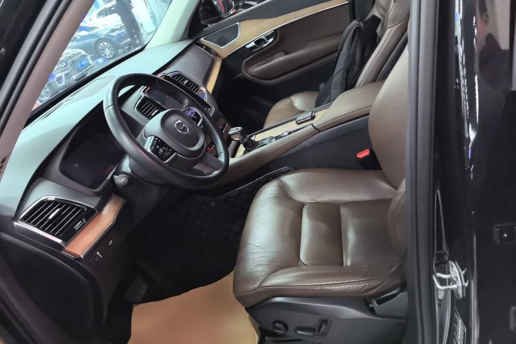 Used Volvo XC90 2020 Facelifted T6 Zhiyi Luxury 7-Seater
