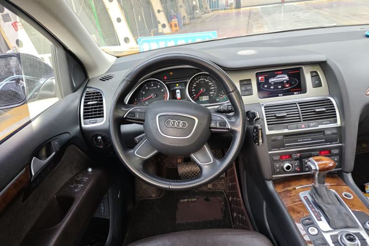 Used Audi Q7 2014 35 TFSI Ambition Edition Steering Wheel