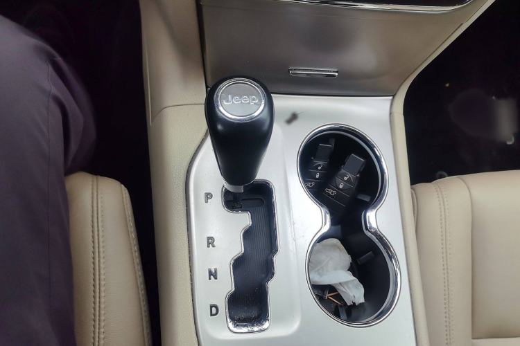 Used Jeep Grand Cherokee 2011 Revised 3.6L Luxury Navigation Edition Gear Lever