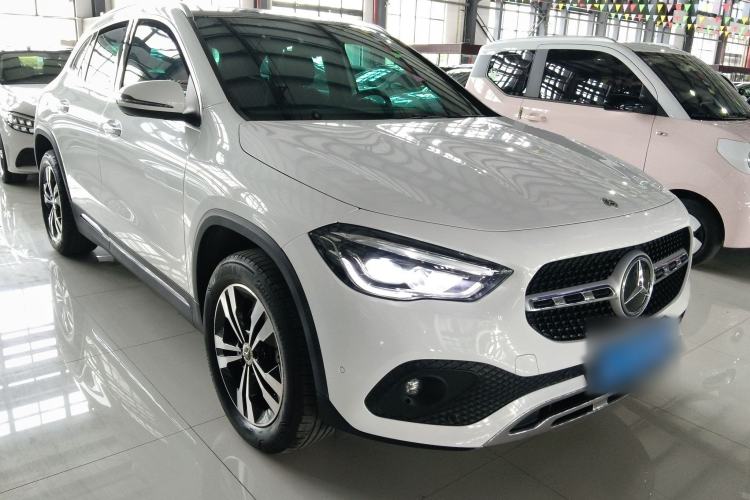 Used Mercedes-Benz GLA 2020 GLA 200 Front Right 45 Deg