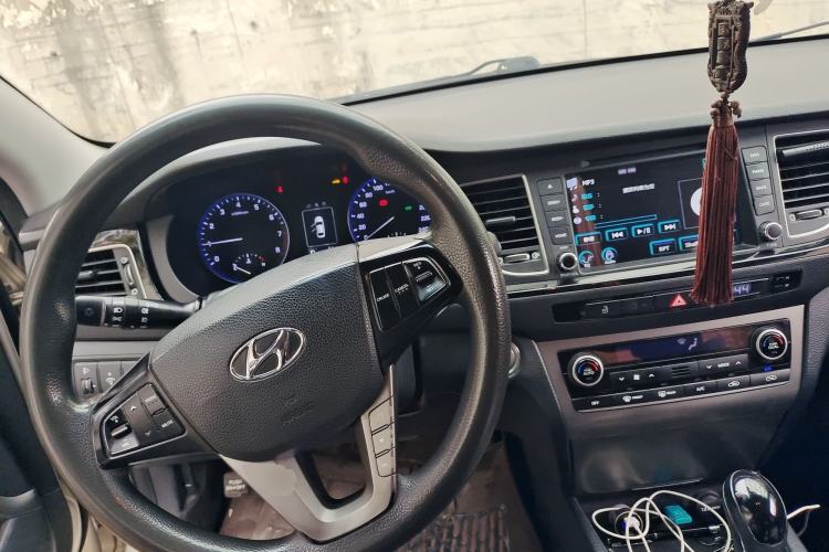 Used Hyundai Mistra 2014 1.8L Automatic Smart GLS Steering Wheel