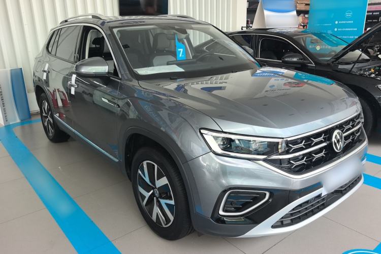 Used Volkswagen Tayron 2023 300TSI Two-Wheel-Drive Luxury Plus Advanced Edition Front Right 45 Deg