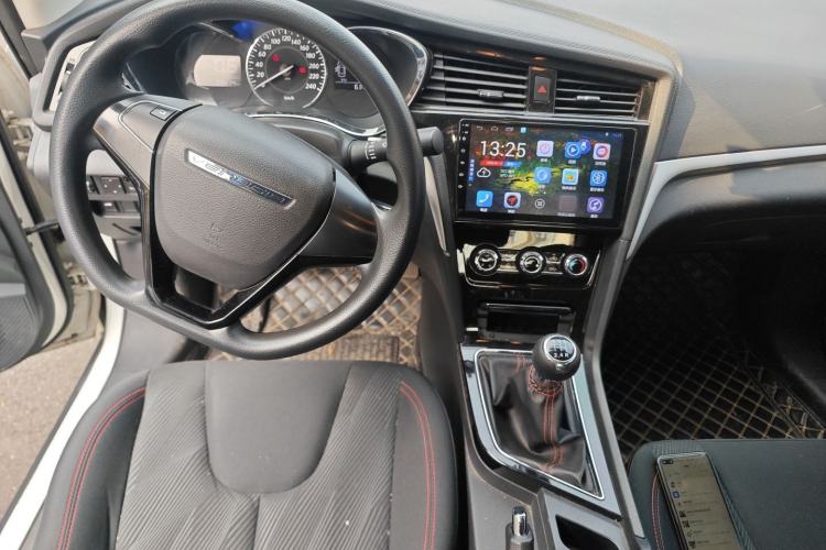 Used Venucia D60 2019 1.6L Entry Manual Fashion Edition
