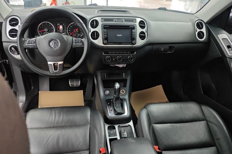 Used Volkswagen Tiguan 2015 1.8TSI Automatic Two-Wheel Drive Luxury Model Center Console