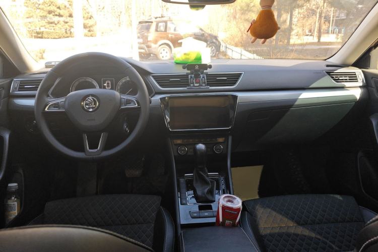 Used Skoda Superb 2018 TSI280 DSG Comfort Edition China V Standard Center Console