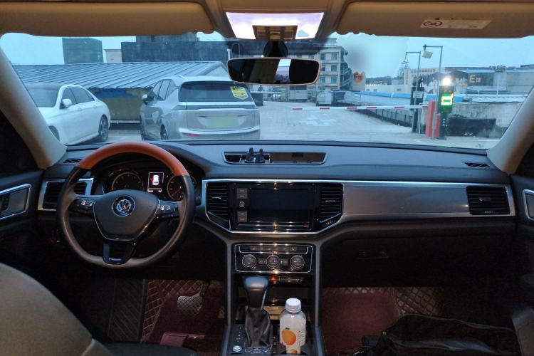 Used Volkswagen Teramont 2019 380TSI Four-Wheel Drive Luxury Version China V Standard Center Console