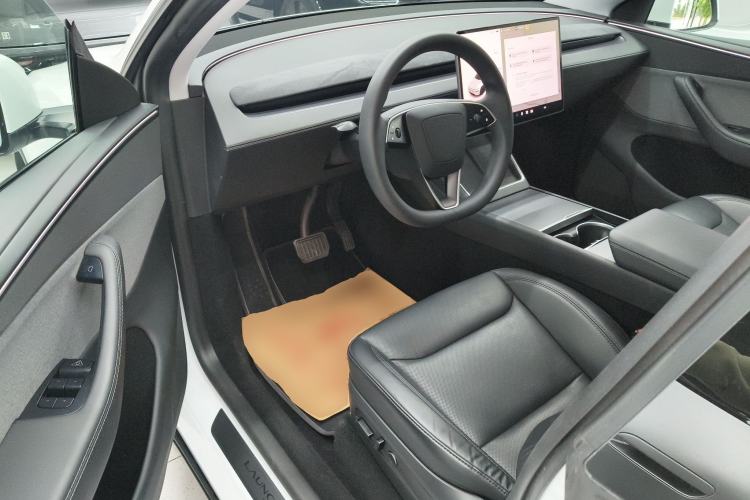 Used Tesla Model Y 2025 Rear-Wheel Drive First Edition
