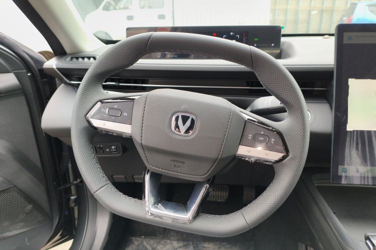 Used CHANGAN Eado 2025 Blue Whale 1.5T 500Bar Prestige Model
