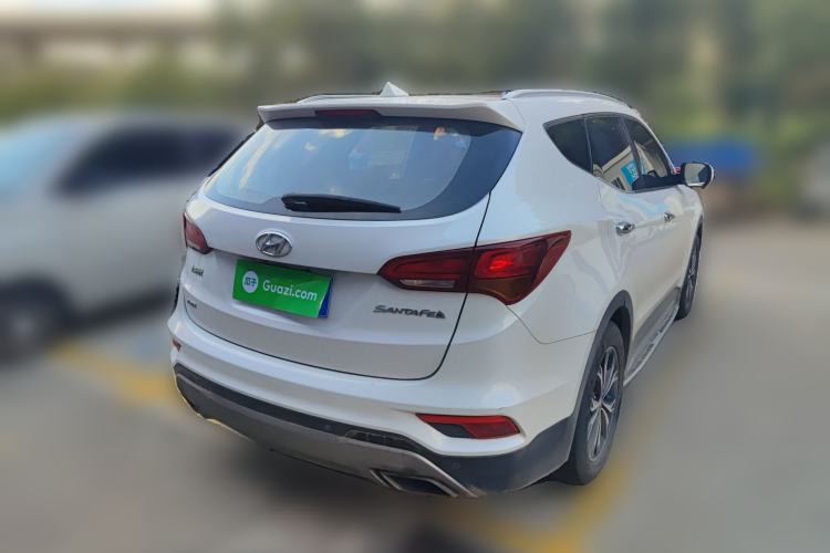 Used Hyundai Santa Fe 2017 2.0T Automatic Two-Wheel Drive Smart Version 7 Seats