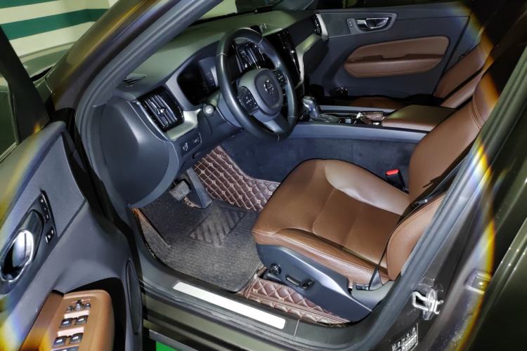 Used Volvo XC60 2021 T5 4x4 Smart Luxury Edition