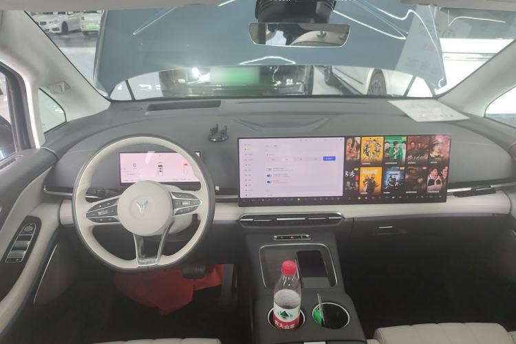 Used VOYAH Dream 2025 PHEV Four-Wheel-Drive Flagship Kunpeng Edition
