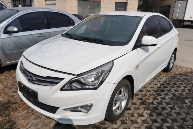 Used Hyundai Verna (older generation) 2014 1.4L Manual Smart GLS Trim