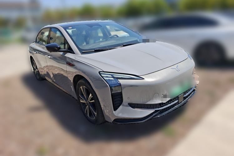 Used Hongqi EH7 2024 690 Pro Front Right 45 Deg