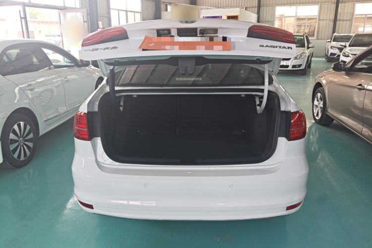 Used Volkswagen Sagitar 2015 1.6L Automatic Comfort Model