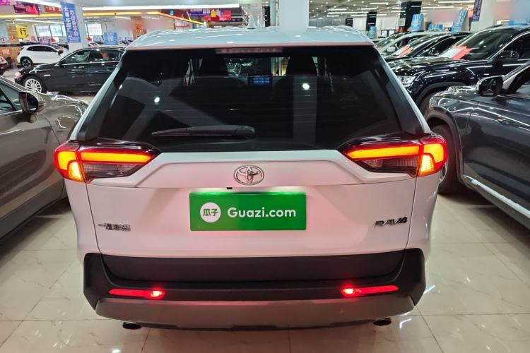 Used Toyota RAV4 2021 2.0L CVT Two-Wheel Drive Fashion Edition
