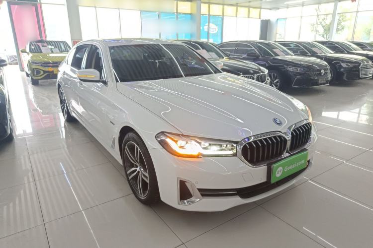 Used BMW 5 Series New Energy 2022 Updated Version 535Le Luxury Package Front Right 45 Deg