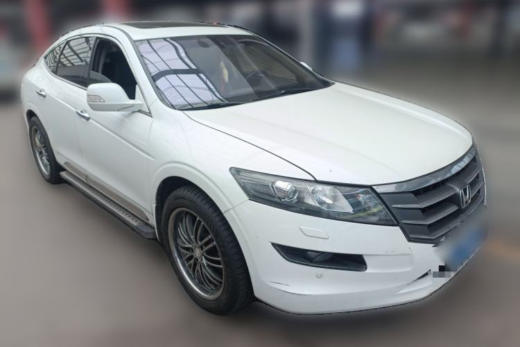 Used Honda Crosstour 2012 2.4L Luxury Edition Front Right 45 Deg