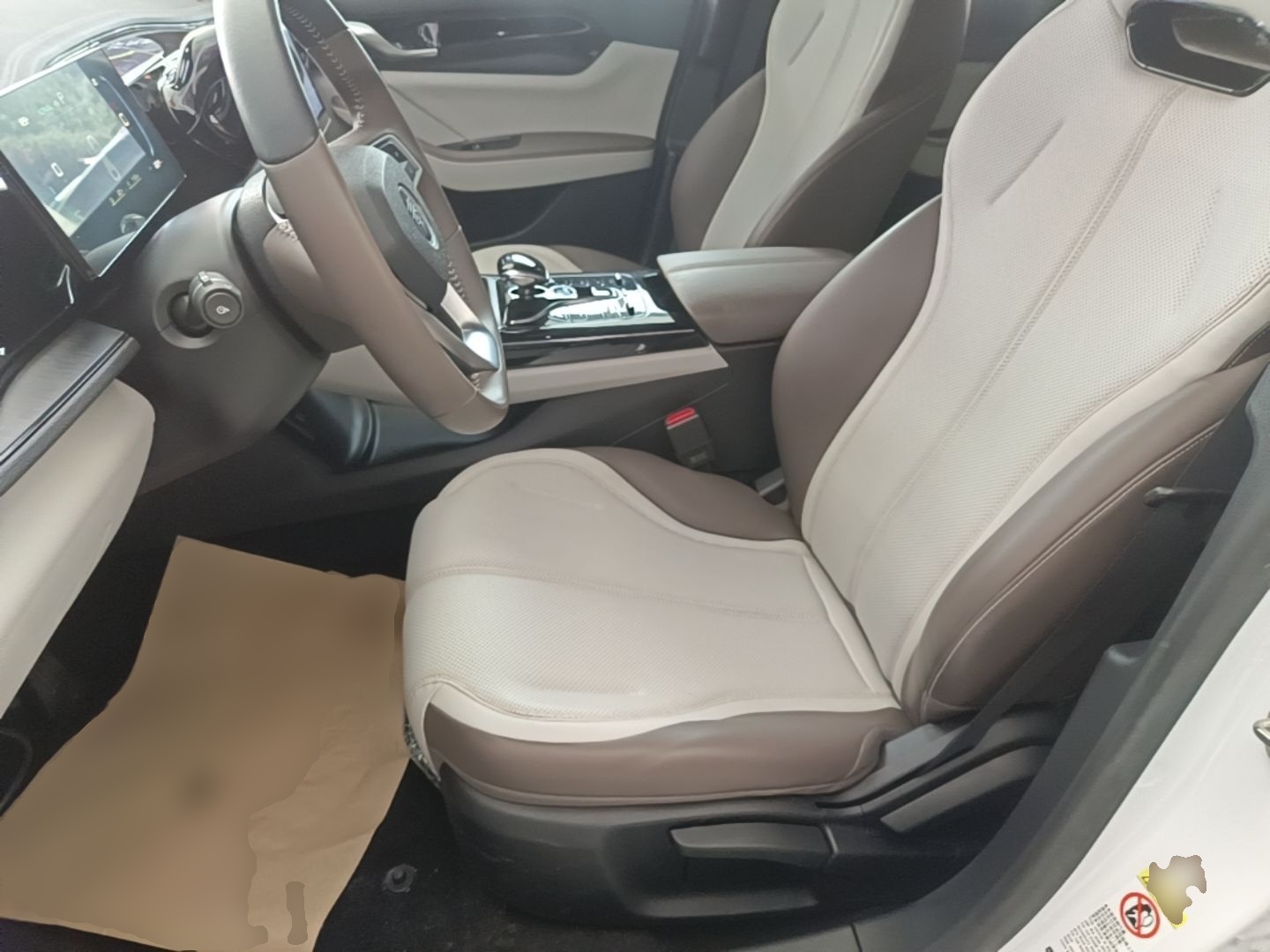 BYD Qin PLUS 2024 HONOR Edition DM-i 55KM Leading Model — снимка 17