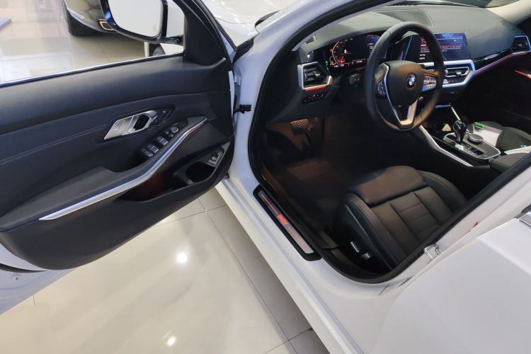 Used BMW 3 Series 2020 325Li First Edition Driver Seat