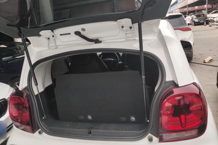 Used Roewe Clever 2022 311km QiQi BoBo Edition Trunk