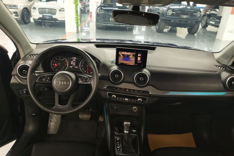 Used Audi Q2L 2020 35 TFSI Fashionable and Elegant Model Center Console