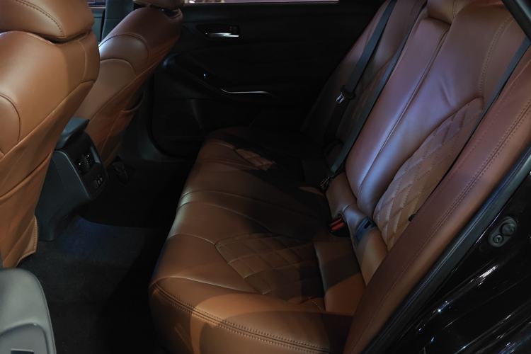 Used Toyota Avalon 2019 2.5L Ambition Version China VI Standard Left Rear Seat