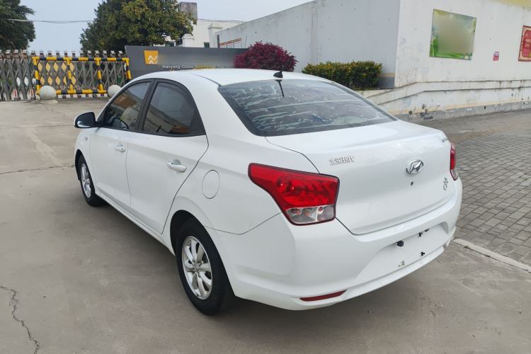 Used Hyundai Verna (older generation) 2017 1.4L Manual Colorful Skyroof Version China V Standard Exterior 1
