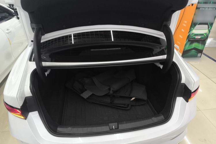 Used BYD Qin PLUS 2025 DM-i Smart Drive 55KM Leading Model Trunk