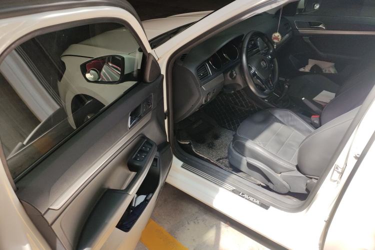 Used Volkswagen Lavida 2018 Classic 1.5L Manual Comfort Edition China VI Standard