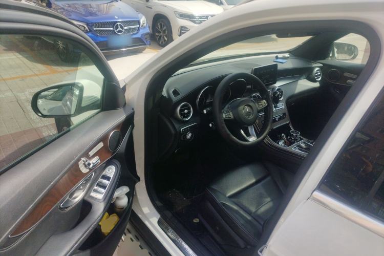 Used Mercedes-Benz GLC 2018 Refreshed GLC 300 4MATIC Dynamic Edition Driver Seat