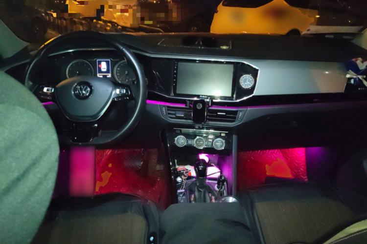 Used Volkswagen Tayron 2019 Teramont Edition 280TSI Two-Wheel Drive Luxury Model China VI Standard Center Console