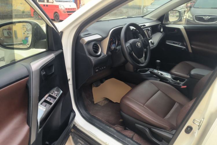 Used Toyota RAV4 2016 2.0L CVT Two-Wheel Drive Fashion Edition China V Standard