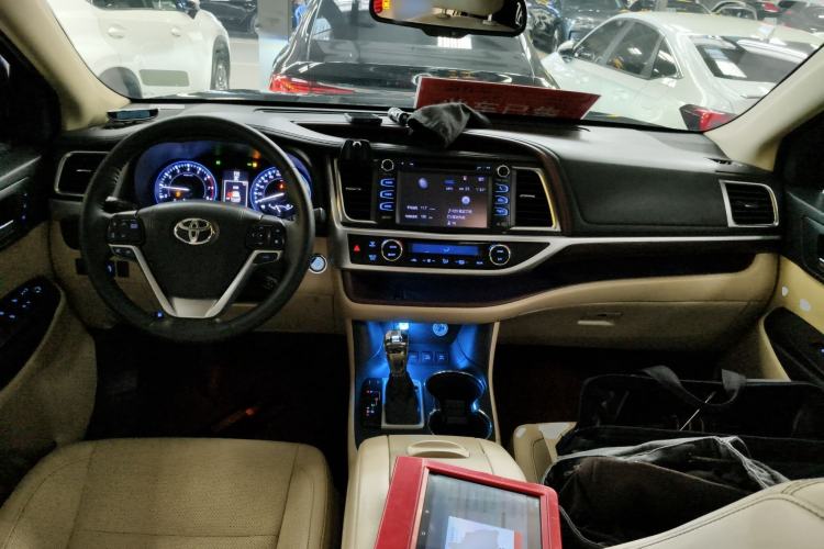 Used Toyota Highlander 2015 2.0T Four-Wheel Drive Ultimate Edition 7-Seater
