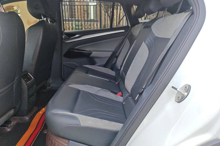 Used Volkswagen ID.4 CROZZ 2021 Long-Range PRO Two-Wheel Drive Version