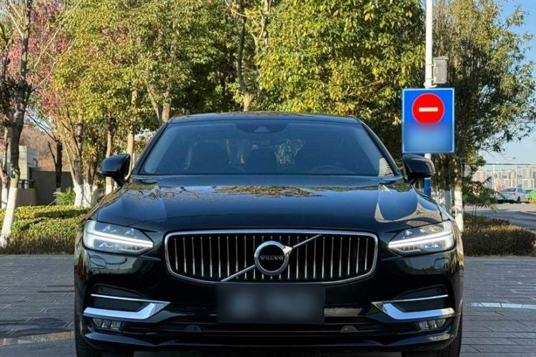 Used Volvo S90 2020 Facelift T5 Smart & Luxurious Edition