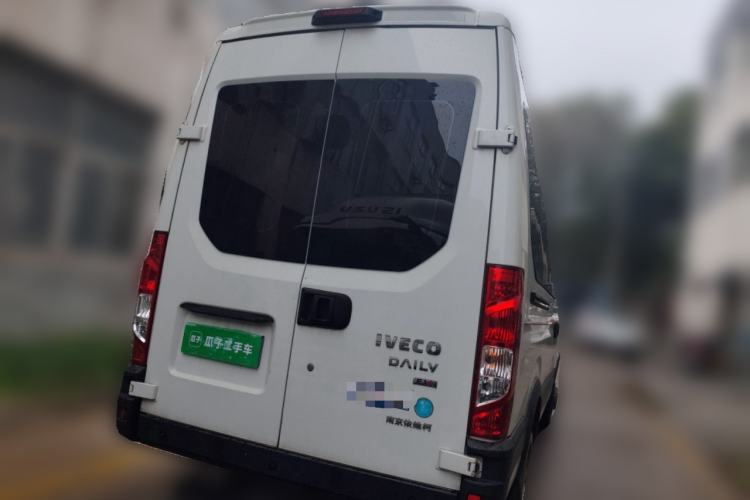 Used Iveco Eurocargo 2021 2.0T Manual Super Rui Long Wheelbase Short Overhang High Roof Side-Sliding Door F1A