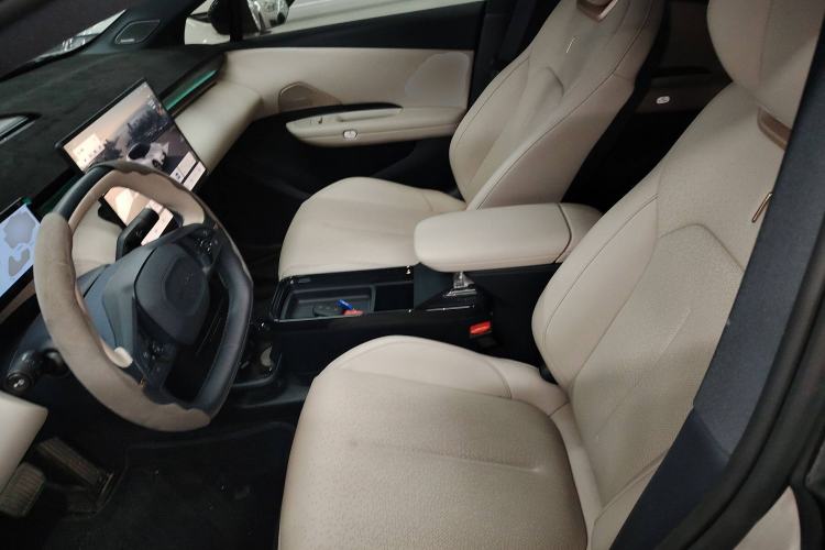 Used Lynk & Co Z20 2025 530 km Range Rear-Wheel Drive Pro
