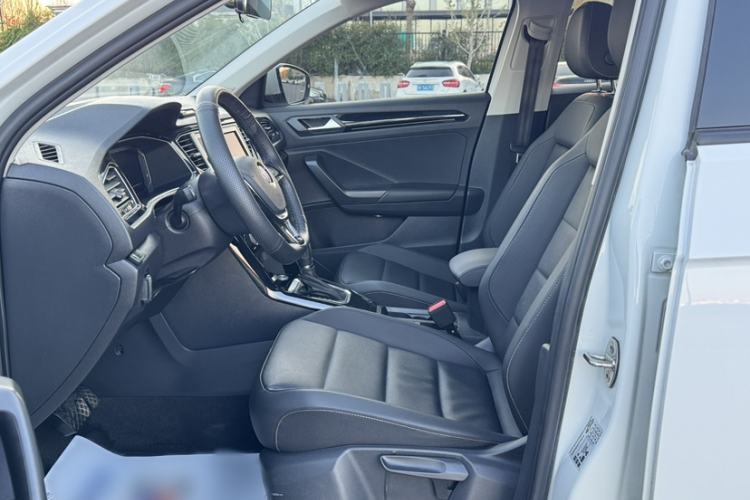 Used Volkswagen T-ROC 2020 280TSI DSG Two-Wheel Drive Comfort Version Interior 3