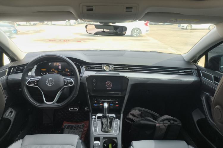 Used Volkswagen Magotan 2023 2 Million Units Limited Edition 330TSI DSG Leading Version