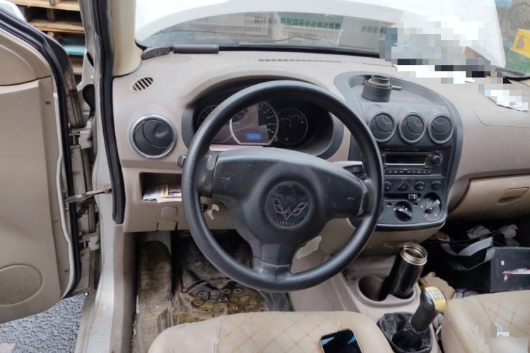 Used Wuling Hongguang 2013 1.5L Standard Version
