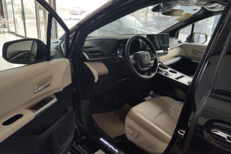Used Toyota Sienna 2026 Model 2.5L Dual-Engine Four-Wheel-Drive Prestige Edition
