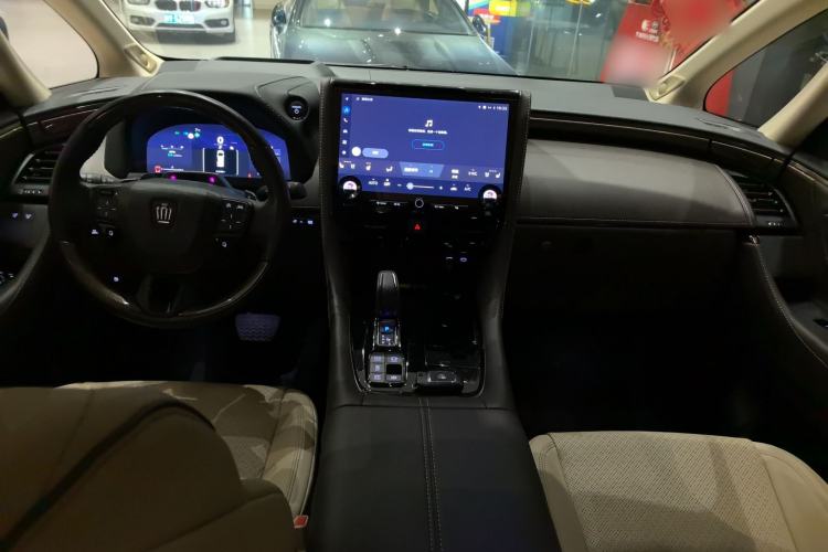 Used Toyota Vellfire 2024 Crown Dual-Engine 2.5L Supreme Executive Edition Interior 2