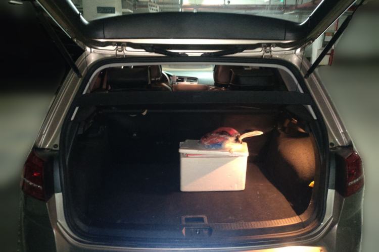 Used Volkswagen Golf 2016 1.6L Manual Fashion Edition Trunk