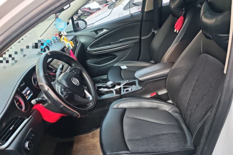 Used Buick Verano 2018 Sedan 20T Dual-Clutch Leading Model Left Front Seat