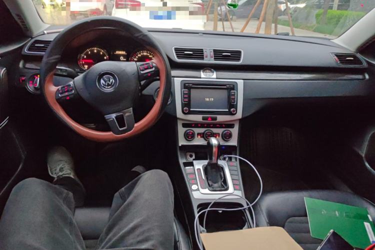 Used Volkswagen Magotan 2013 2.0 TSI Prestige Model Center Console