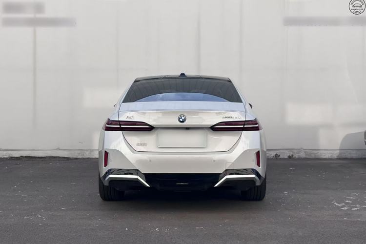Used BMW i5 2024 eDrive 35L Luxury Model with M Sport Package

