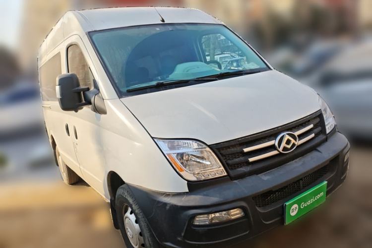 Used SAIC MAXUS Xintu V80 2019 2.5T Classic Edition 6-Speed Manual – Aoyuntong Modified Version Short Wheelbase Mid-Height Roof 5/6 Seats
