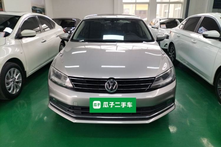 Used Volkswagen Sagitar 2017 180TSI Automatic Luxury Edition
