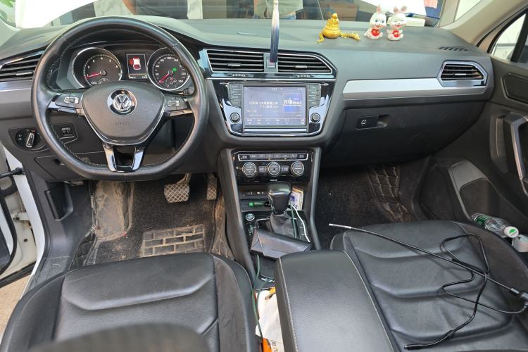 Used Volkswagen Tiguan L 2017 330TSI Automatic Two-Wheel Drive Luxury Edition Center Console